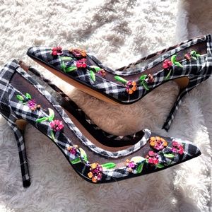 NIB NWT Betsey Johnson Rayn Heels - Black/White Plaid with Floral Rhinestones
